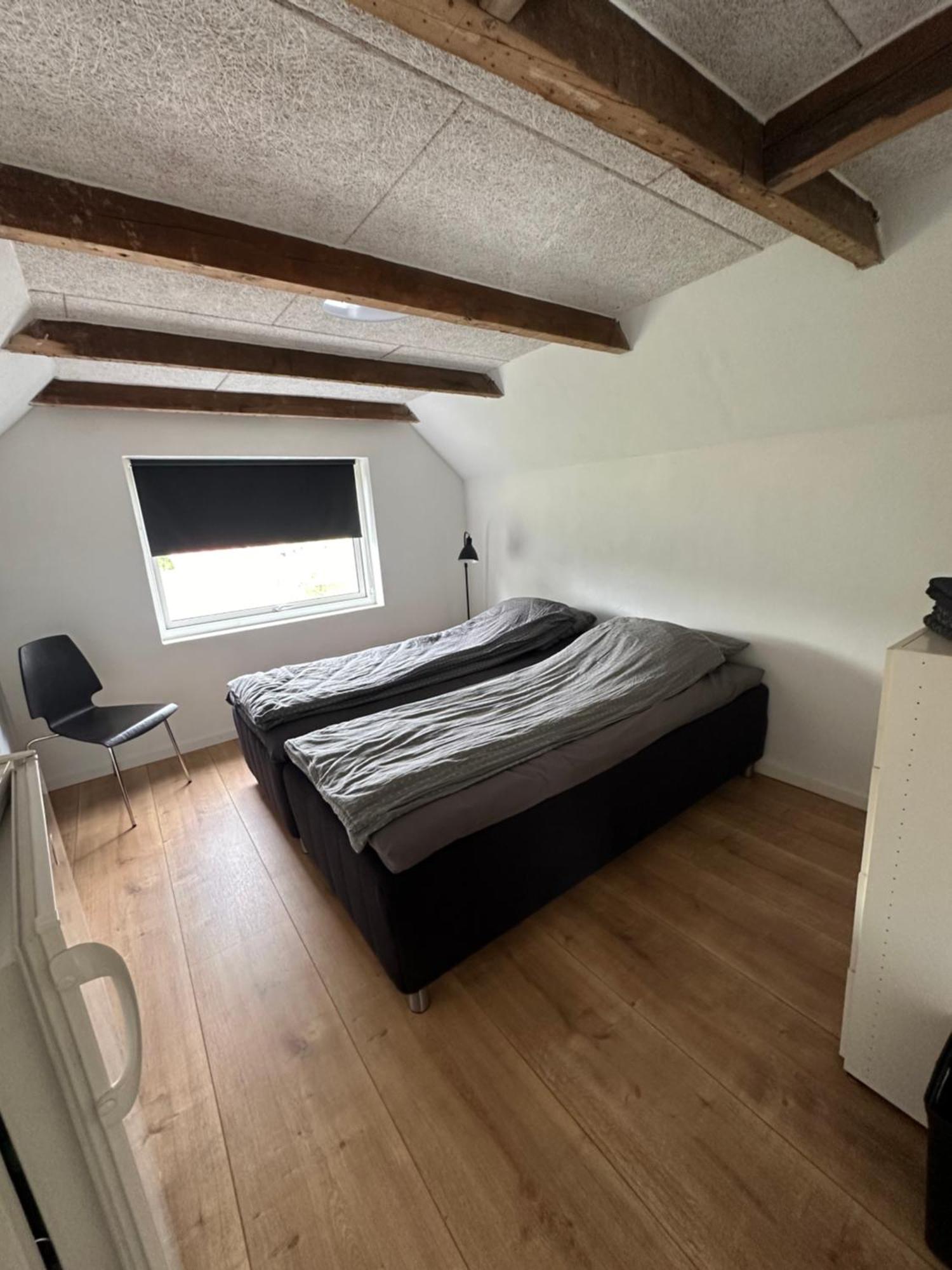 Den Gamel Togstation Hostel Give Екстериор снимка